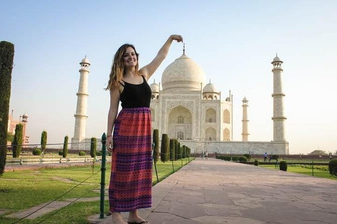 2-Day Tour to The Taj Mahal and Agra from Goa with Both Side Commercial Flights - Getting Back to Goa: Delhi Transit Without the Worst Headaches