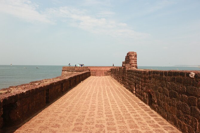 Complete North Goa Private Guide tour - Calangute and Baga: the most tourist-friendly North Goa stretch