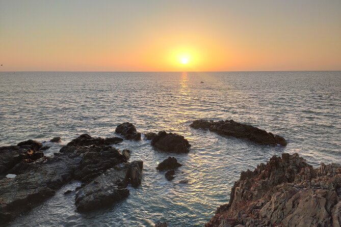 Complete North Goa Private Guide tour - Anjuna and Vagator: palms, white sand, and the cliffside feel
