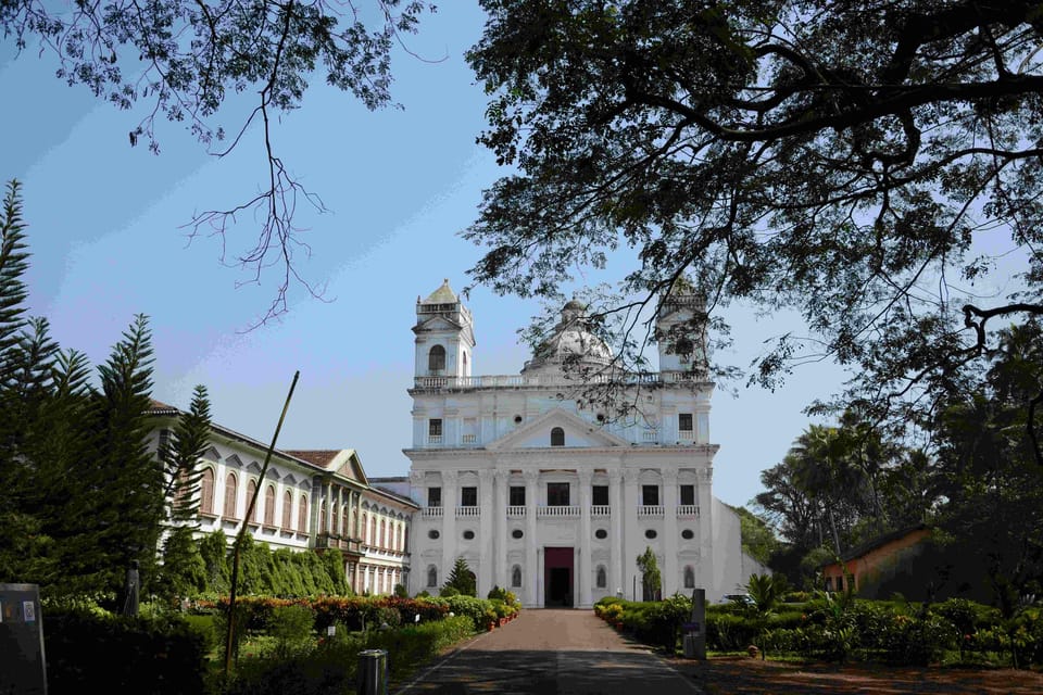 Goa: SIC South Goa Sightseeing Tour - Dona Paula Beach: promenade views and photo moments