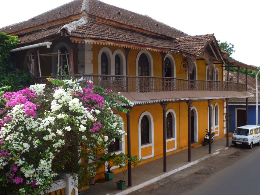 Panaji: Fontainhas Neighborhood Cultural Guided Walking Tour - Government landmarks meet neighborhood lanes